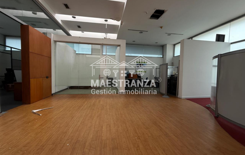 Local en venta en Castropol, Medellín, 597 m² · foto 15 de 24