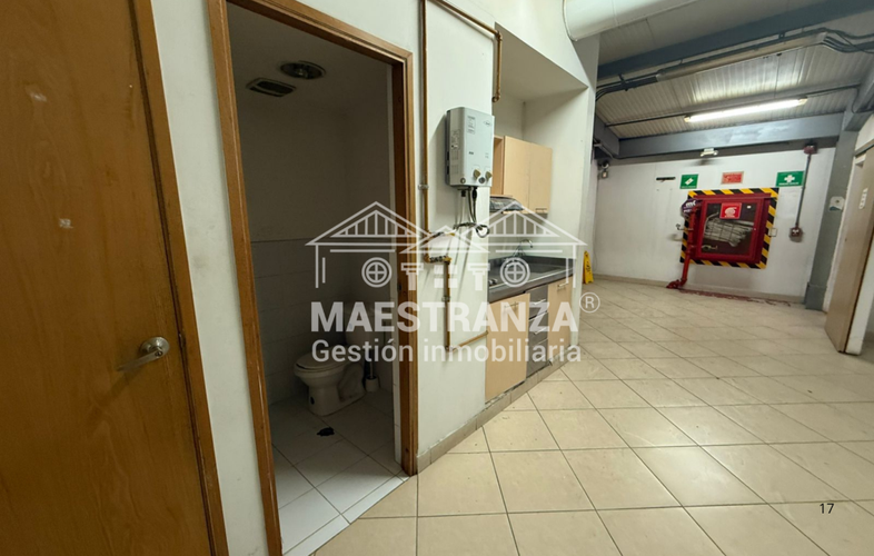 Edificio en arriendo en Conquistadores, Medellín, 2000 m² · foto 12 de 24