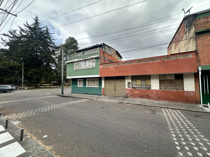 Casa de 2 alcobas en venta en Jardin Botanico, Bogotá, 136 m² · foto 3 de 13