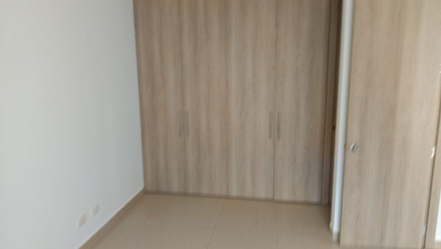 Apartamento de 3 alcobas en venta en Ricaurte, 73 m² · foto 7 de 18