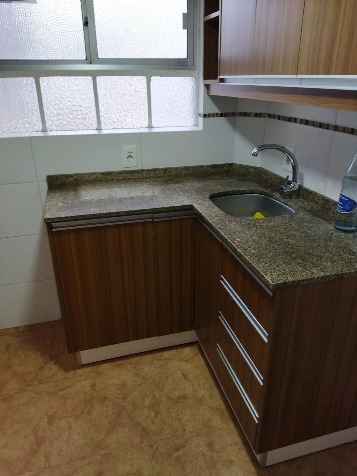 ALQUILER EN EL CENTRO DE 1 DORMITORIO, PISO 3 POR ASCENSOR, CONTRA FRENTE, GASTOS COMUNES BAJOS · Foto 2