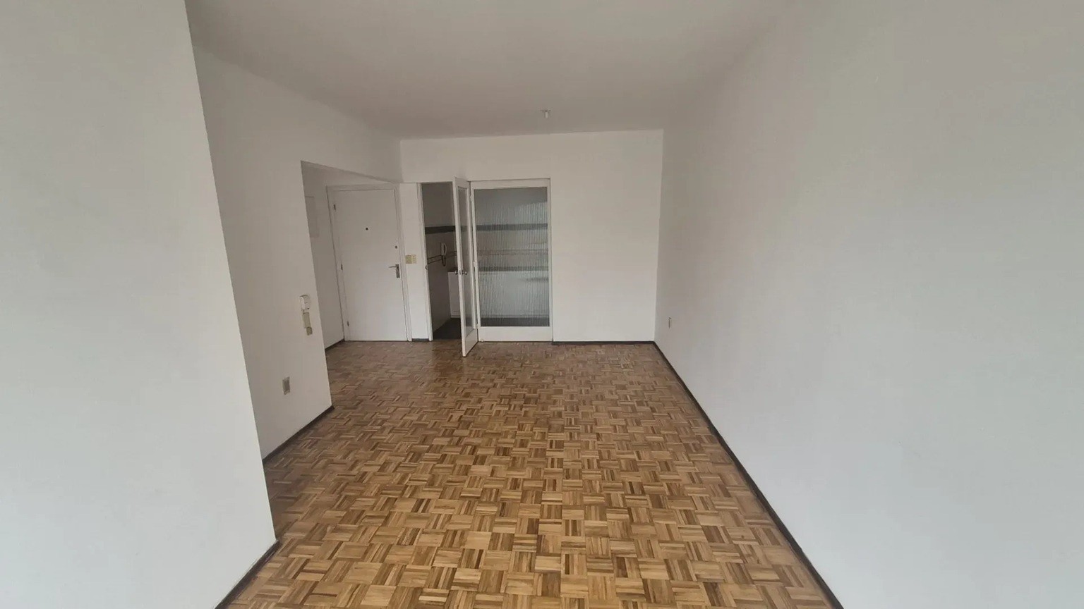 ALQUILER EN EL CENTRO DE 1 DORMITORIO, PISO ALTO AL FRENTE, LUMINOSO! · Foto 9