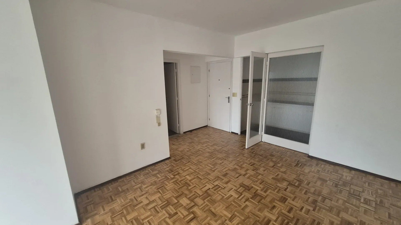 ALQUILER EN EL CENTRO DE 1 DORMITORIO, PISO ALTO AL FRENTE, LUMINOSO! · Foto 10