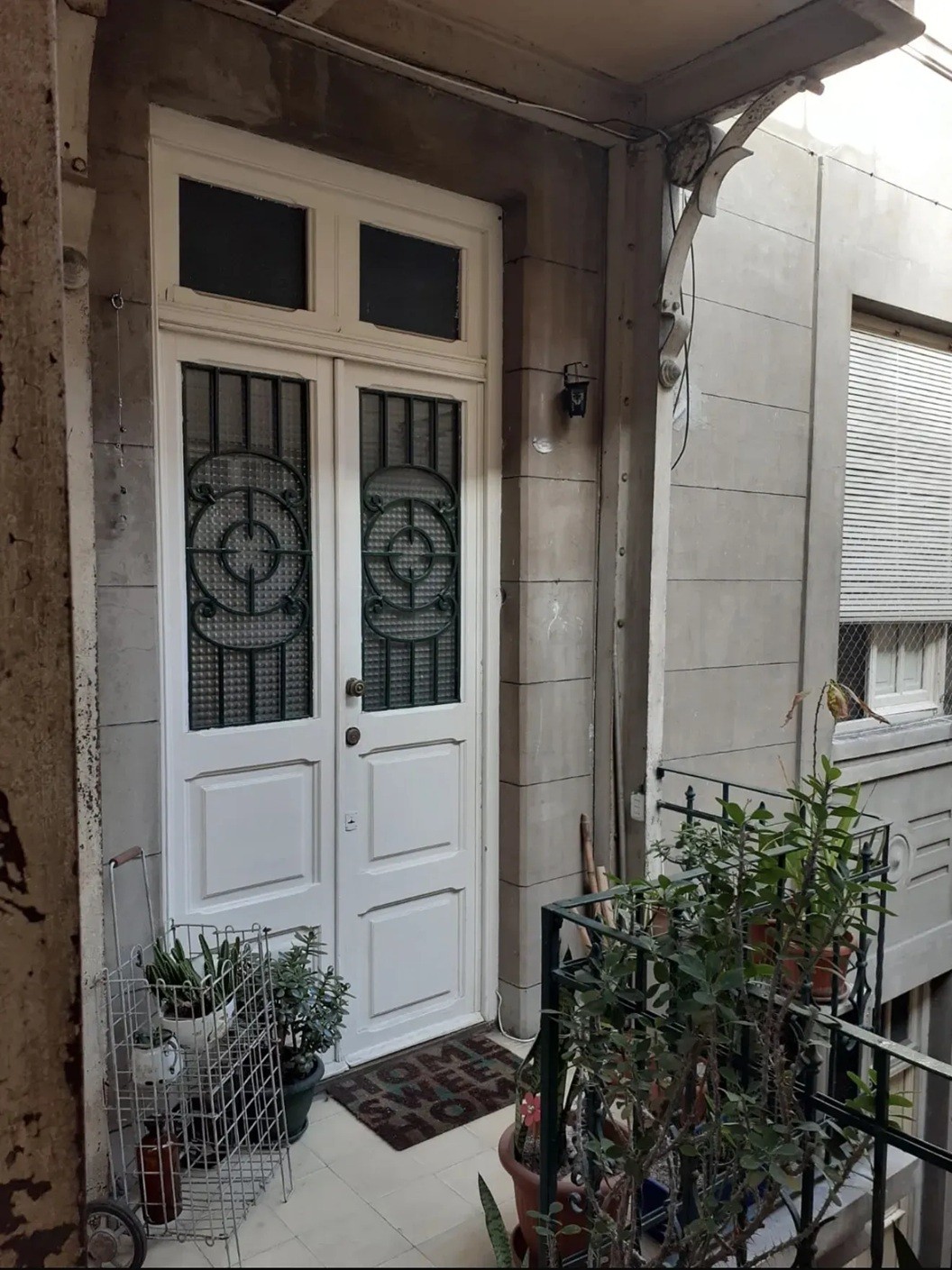 ALQUILER EN CIUDAD VIEJA DE 2 DORMITORIOS, PISO 2 POR ESCALERA INTERIOR, GASTOS COMUNES INCLUIDOS · Foto 2