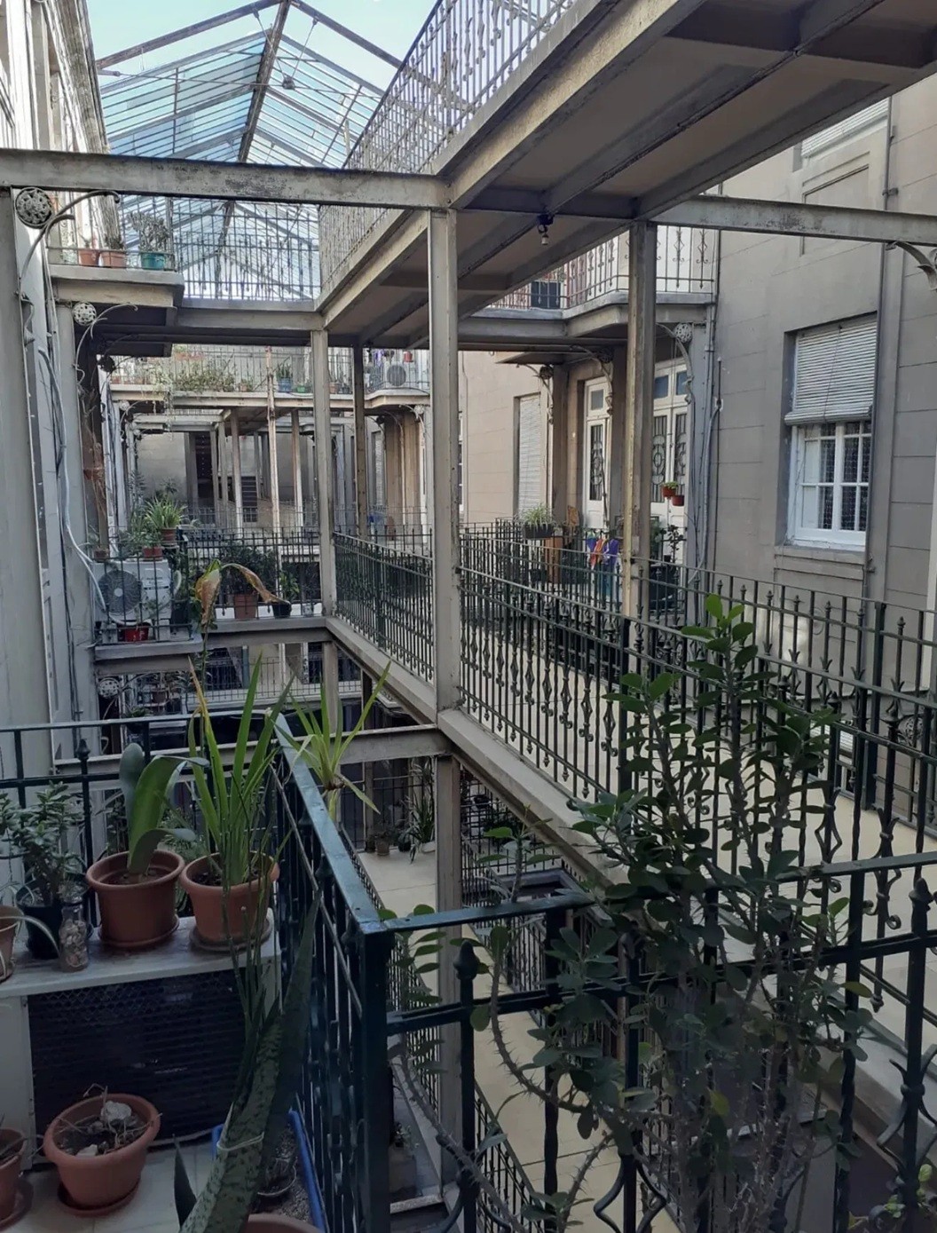 ALQUILER EN CIUDAD VIEJA DE 2 DORMITORIOS, PISO 2 POR ESCALERA INTERIOR, GASTOS COMUNES INCLUIDOS · Foto 7