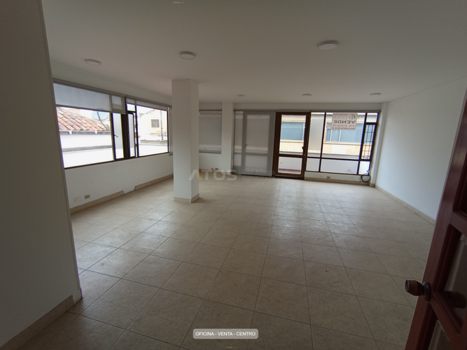 Oficina en venta en Centro Historico, Tunja, 105 m² · foto 2 de 11