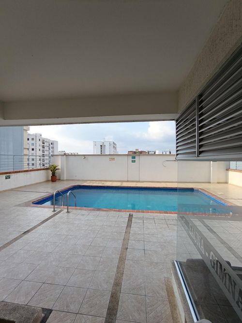 Apartamento de 3 alcobas en venta en Antonia Santos Centro, Bucaramanga, 65 m² · foto 2 de 17