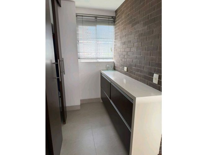 Apartamento de 3 alcobas en arriendo en Las Lomas, Medellín, 127 m² · foto 4 de 8