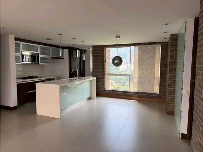 Apartamento de 3 alcobas en arriendo en Las Lomas, Medellín, 127 m² · foto 7 de 8