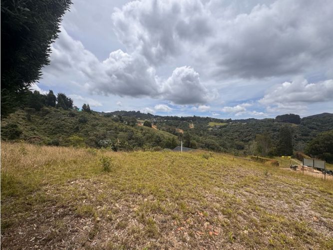 Lote en venta en Las Palmas, Envigado, 1637 m² · foto 2 de 7