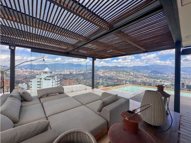 Apartamento de 2 alcobas en venta en El Campestre, Medellín, 355 m² · foto 2 de 23