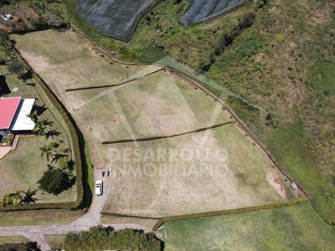 Lote en venta en Cristo Rey, El Carmen de Viboral, 2280 m² · foto 3 de 4