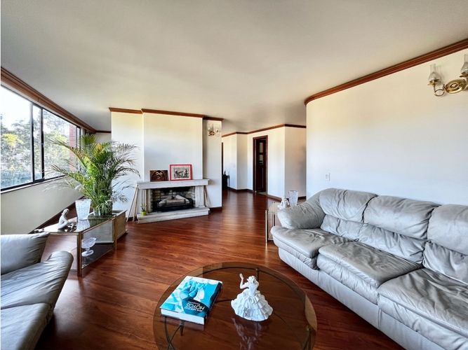 Apartamento de 3 alcobas en venta en Chicó Navarra, Bogotá, 170 m² · foto 1 de 16