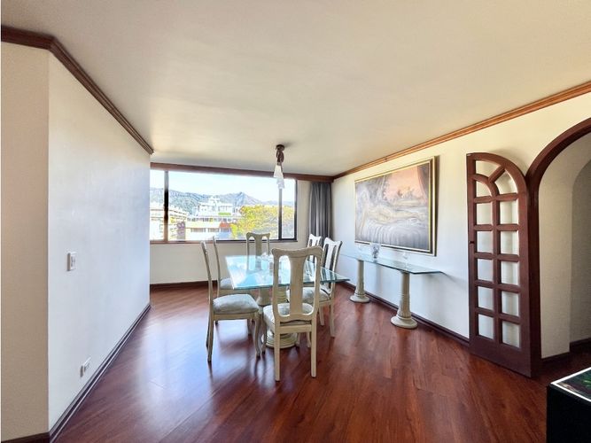 Apartamento de 3 alcobas en venta en Chicó Navarra, Bogotá, 170 m² · foto 2 de 16