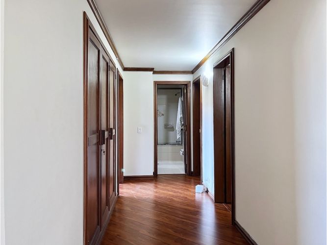 Apartamento de 3 alcobas en venta en Chicó Navarra, Bogotá, 170 m² · foto 8 de 16
