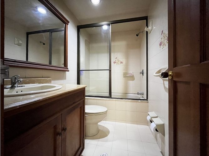 Apartamento de 3 alcobas en venta en Chicó Navarra, Bogotá, 170 m² · foto 15 de 16