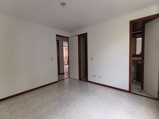 Apartamento de 3 alcobas en arriendo en Patio Bonito, Medellín, 78 m² · foto 6 de 11