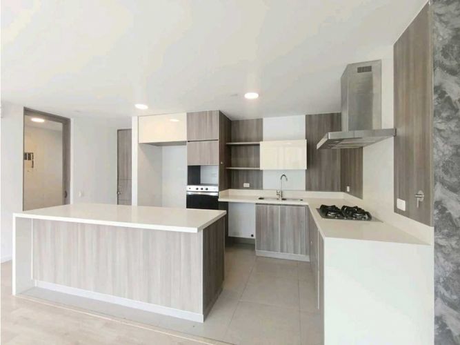 Apartamento de 3 alcobas en arriendo en Loma De Las Brujas, Envigado, 205 m² · foto 3 de 24
