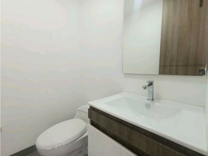 Apartamento de 3 alcobas en arriendo en Loma De Las Brujas, Envigado, 205 m² · foto 4 de 24