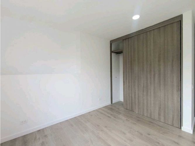 Apartamento de 3 alcobas en arriendo en Loma De Las Brujas, Envigado, 205 m² · foto 7 de 24