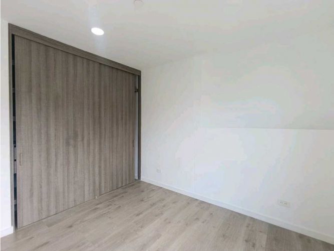 Apartamento de 3 alcobas en arriendo en Loma De Las Brujas, Envigado, 205 m² · foto 9 de 24
