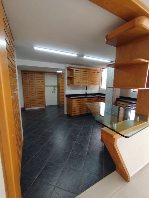 Apartamento de 3 alcobas en arriendo en El Diamante No. 2, Medellín, 180 m² · foto 2 de 19
