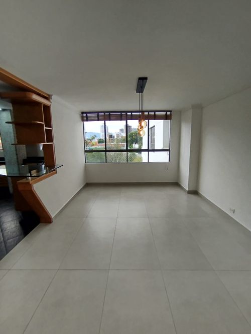 Apartamento de 3 alcobas en arriendo en El Diamante No. 2, Medellín, 180 m² · foto 3 de 19