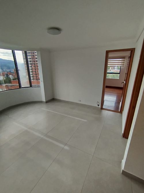 Apartamento de 3 alcobas en arriendo en El Diamante No. 2, Medellín, 180 m² · foto 4 de 19