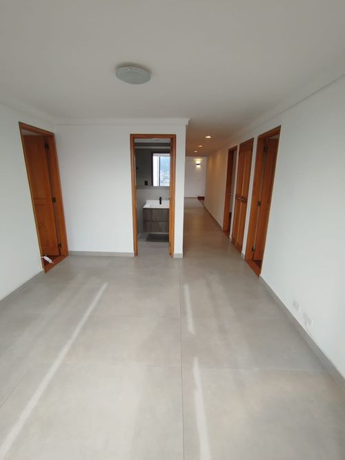 Apartamento de 3 alcobas en arriendo en El Diamante No. 2, Medellín, 180 m² · foto 5 de 19