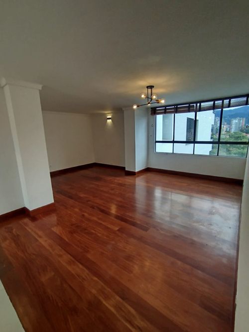 Apartamento de 3 alcobas en arriendo en El Diamante No. 2, Medellín, 180 m² · foto 6 de 19