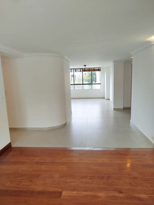 Apartamento de 3 alcobas en arriendo en El Diamante No. 2, Medellín, 180 m² · foto 8 de 19