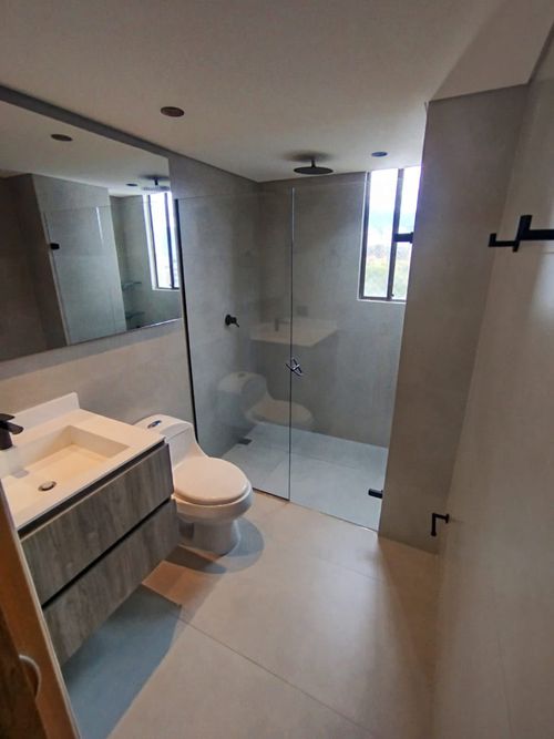 Apartamento de 3 alcobas en arriendo en El Diamante No. 2, Medellín, 180 m² · foto 15 de 19