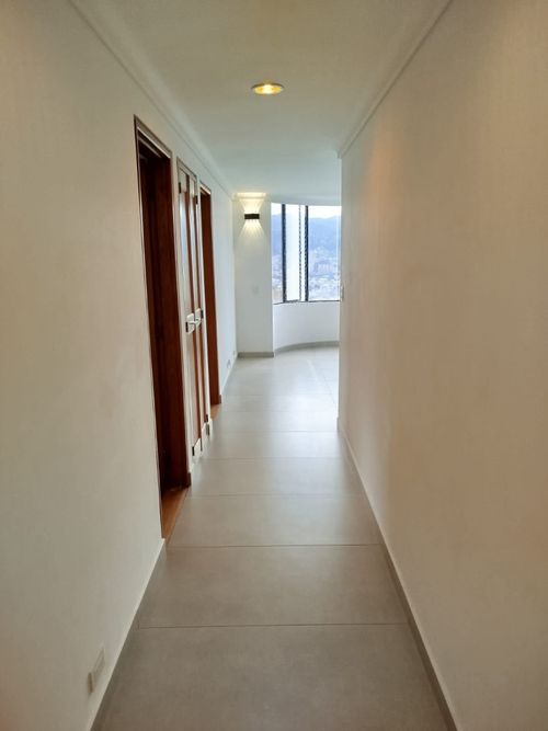 Apartamento de 3 alcobas en arriendo en El Diamante No. 2, Medellín, 180 m² · foto 19 de 19