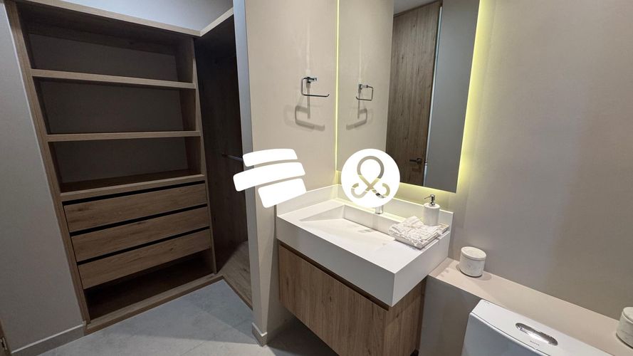 Apartamento de 3 alcobas en venta en El Poblado, Medellín, 202 m² · foto 7 de 14