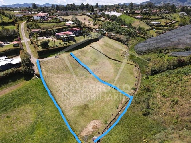 Lote en venta en Cristo Rey, El Carmen de Viboral, 2280 m² · foto 2 de 3