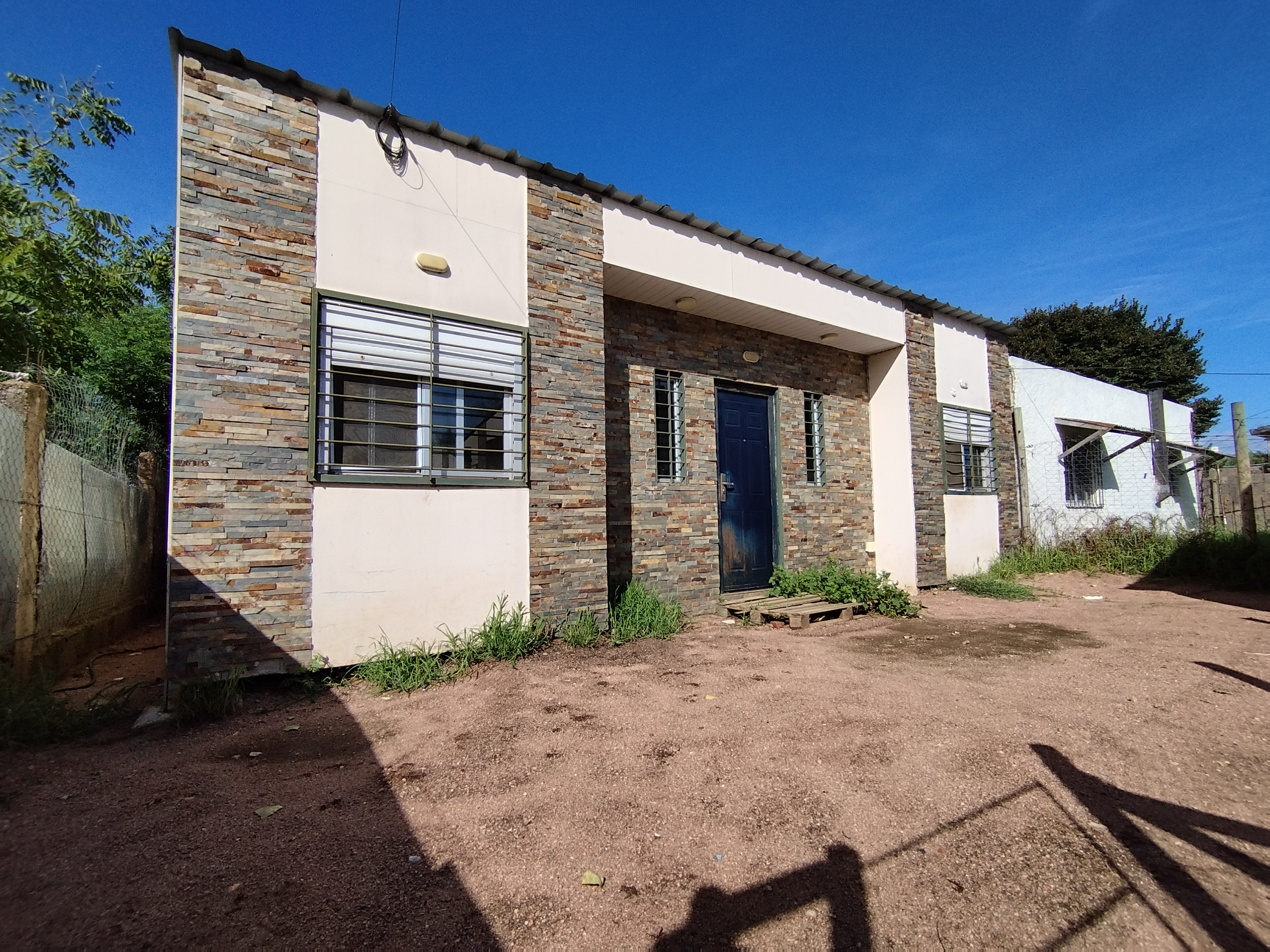 Casa en Alquiler! 2 Dormitorios Colonia Nicolich