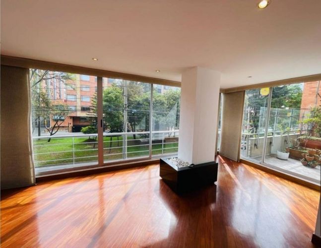 Apartamento de 3 alcobas en venta en Santa Paula, Bogotá, 138 m² · foto 3 de 24