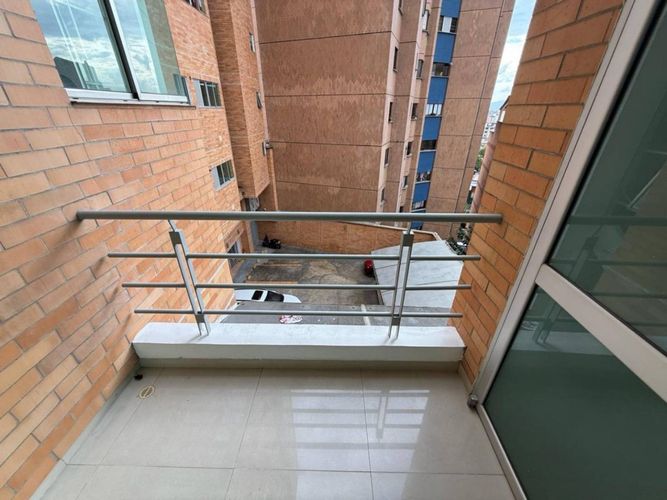 Apartamento de 3 alcobas en venta en Cabecera Del Llano, Bucaramanga, 133 m² · foto 5 de 13