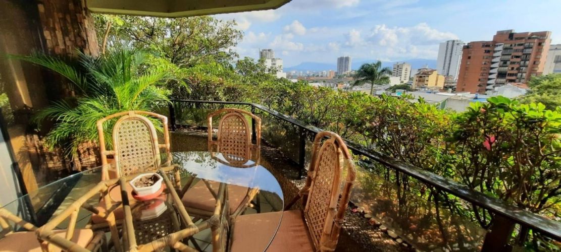 Apartamento de 3 alcobas en venta en Cabecera Del Llano, Bucaramanga, 240 m² · foto 3 de 17