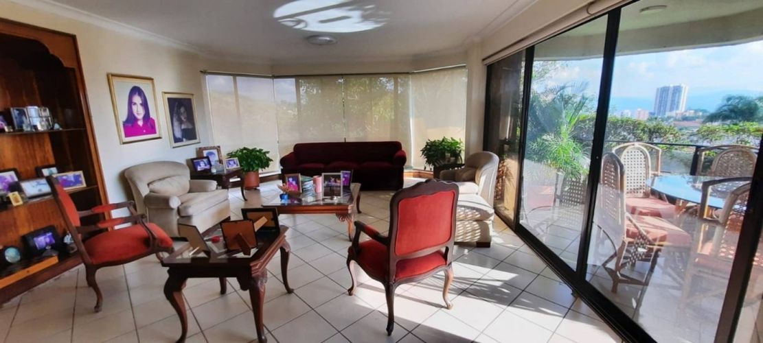 Apartamento de 3 alcobas en venta en Cabecera Del Llano, Bucaramanga, 240 m² · foto 4 de 17