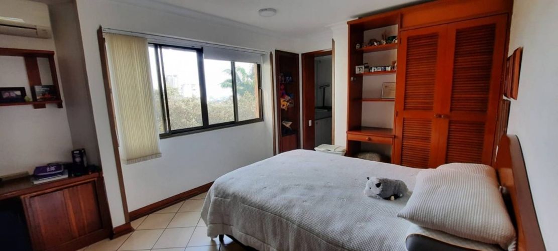 Apartamento de 3 alcobas en venta en Cabecera Del Llano, Bucaramanga, 240 m² · foto 11 de 17