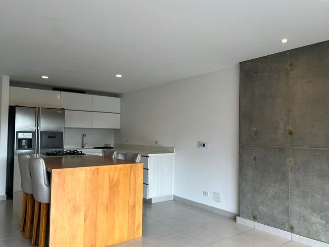 Apartamento de 2 alcobas en arriendo en Loma Del Esmeraldal, Envigado, 82 m² · foto 8 de 16