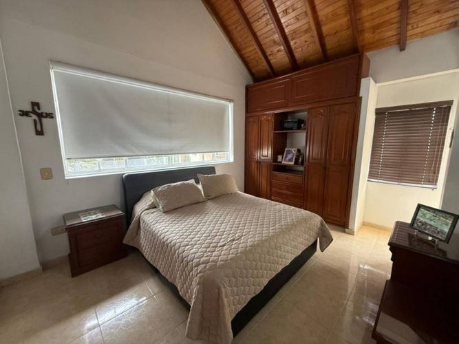 Casa de 4 alcobas en venta en Anillo Vial, Floridablanca, 250 m² · foto 12 de 24