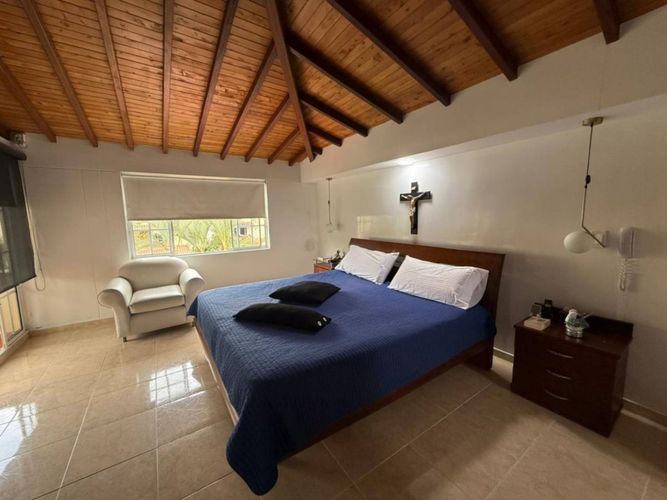 Casa de 4 alcobas en venta en Anillo Vial, Floridablanca, 250 m² · foto 15 de 24