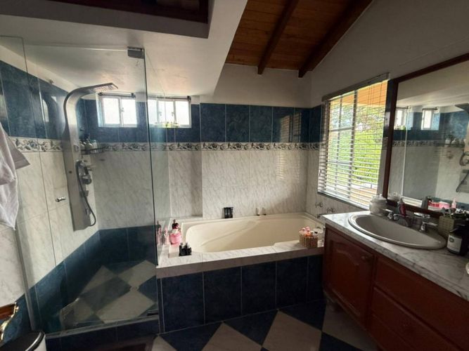Casa de 4 alcobas en venta en Anillo Vial, Floridablanca, 250 m² · foto 16 de 24