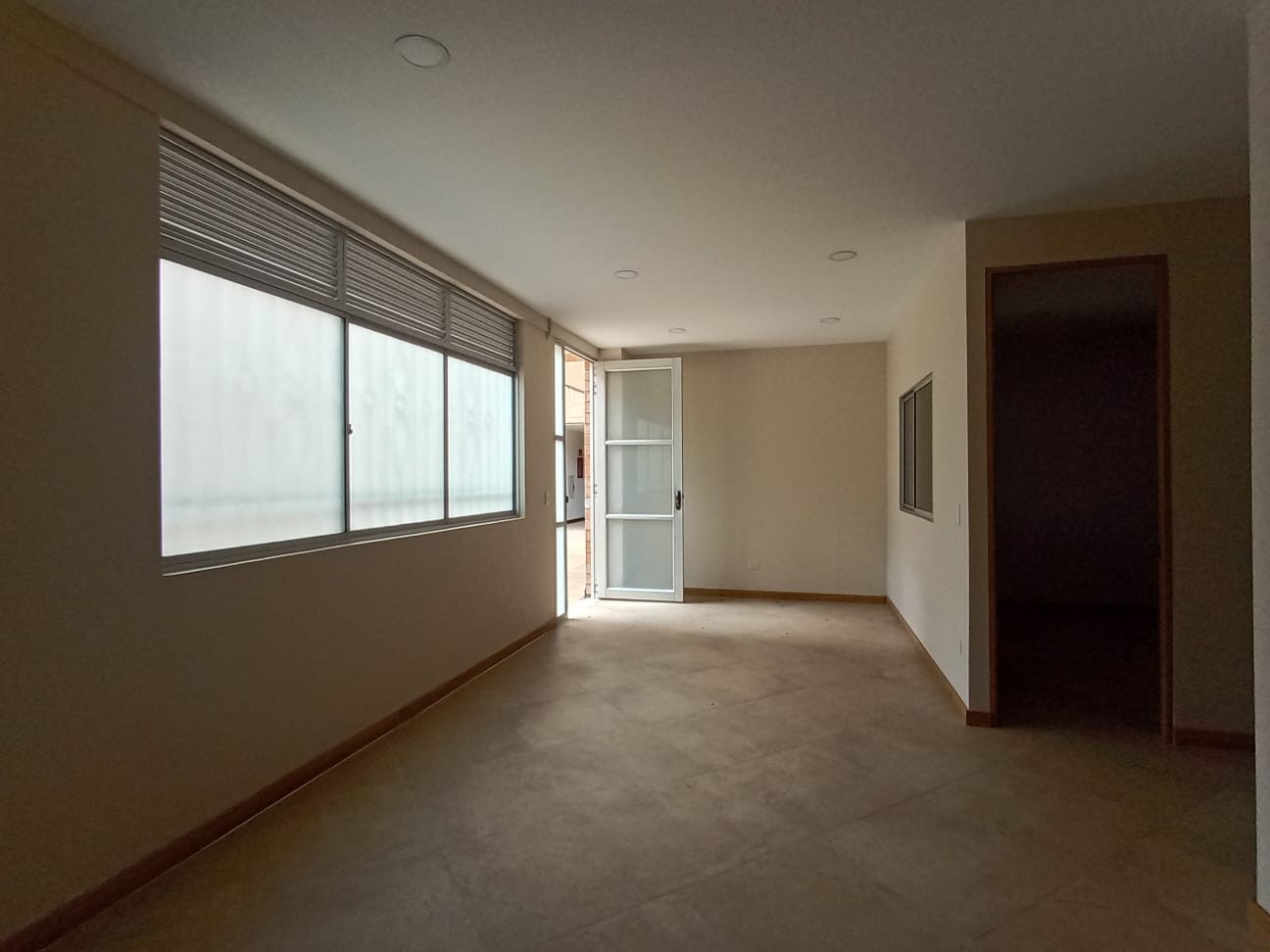 Apartamento en arriendo en Laureles, Medellín · foto 3 de 19