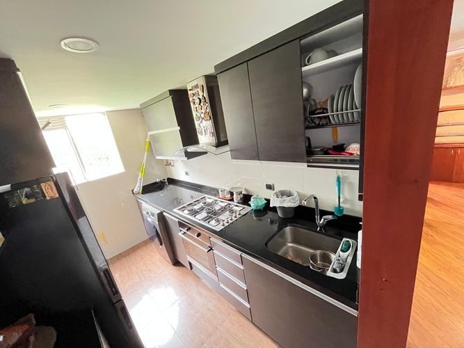 Apartamento en venta en Mazuren, Bogotá · foto 3 de 18