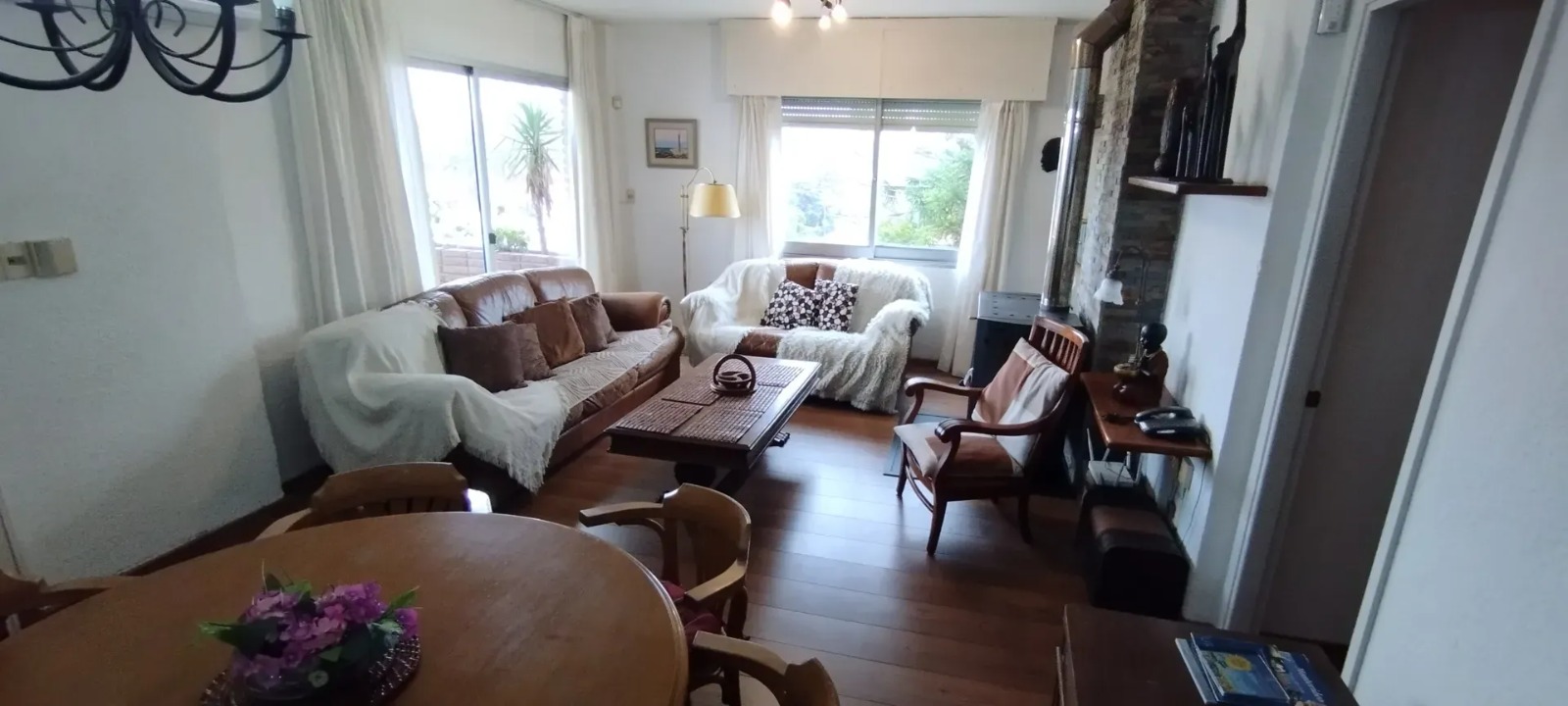 Apartamento en Alquiler Amoblado , 2 dormitorios en carrasco .