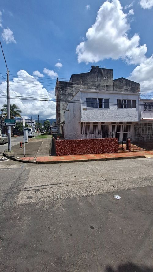 Casa de 4 alcobas en venta en Emporio, Villavicencio, 160 m² · foto 3 de 24