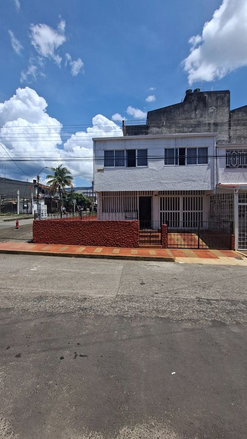 Casa de 4 alcobas en venta en Emporio, Villavicencio, 160 m² · foto 2 de 24